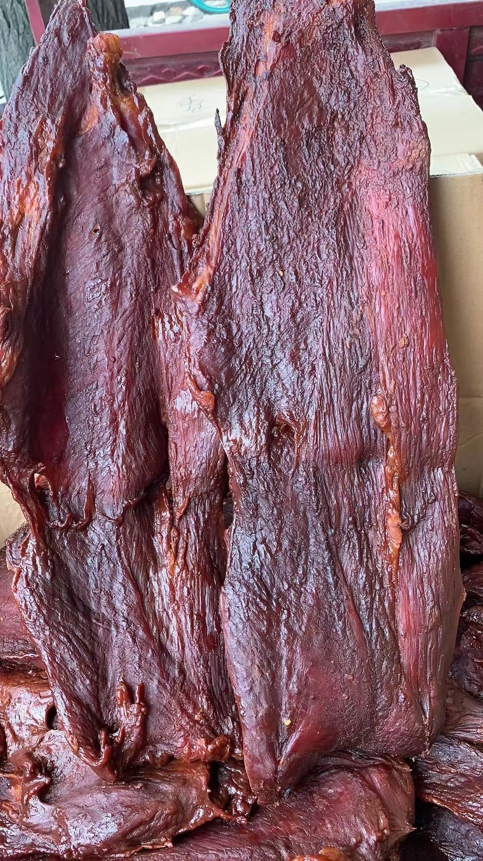 牦牛肉味大块肉猪肉厂家直供牦牛肉味地摊火爆麻辣五香牛肉干度好