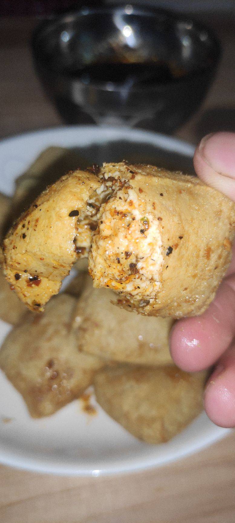 绿春本地臭豆腐。手工豆腐，柴火熬制。卤水点浆。支持全国包邮