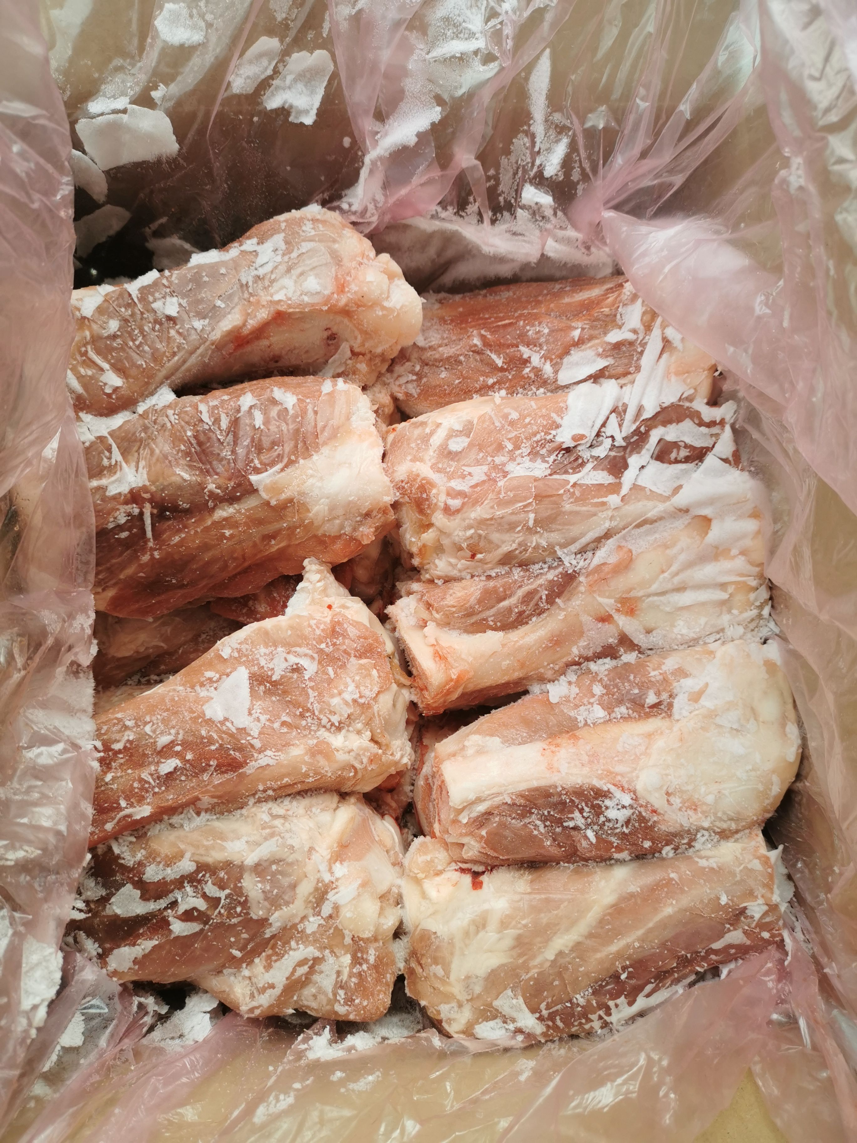 猪骨头  满肉s骨，带肉率60%，现货供应，量大价格低