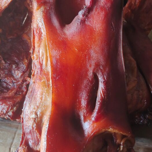 成都猪肉类  猪脸肉一个两斤多，纯干货一件50斤左右，价格美丽