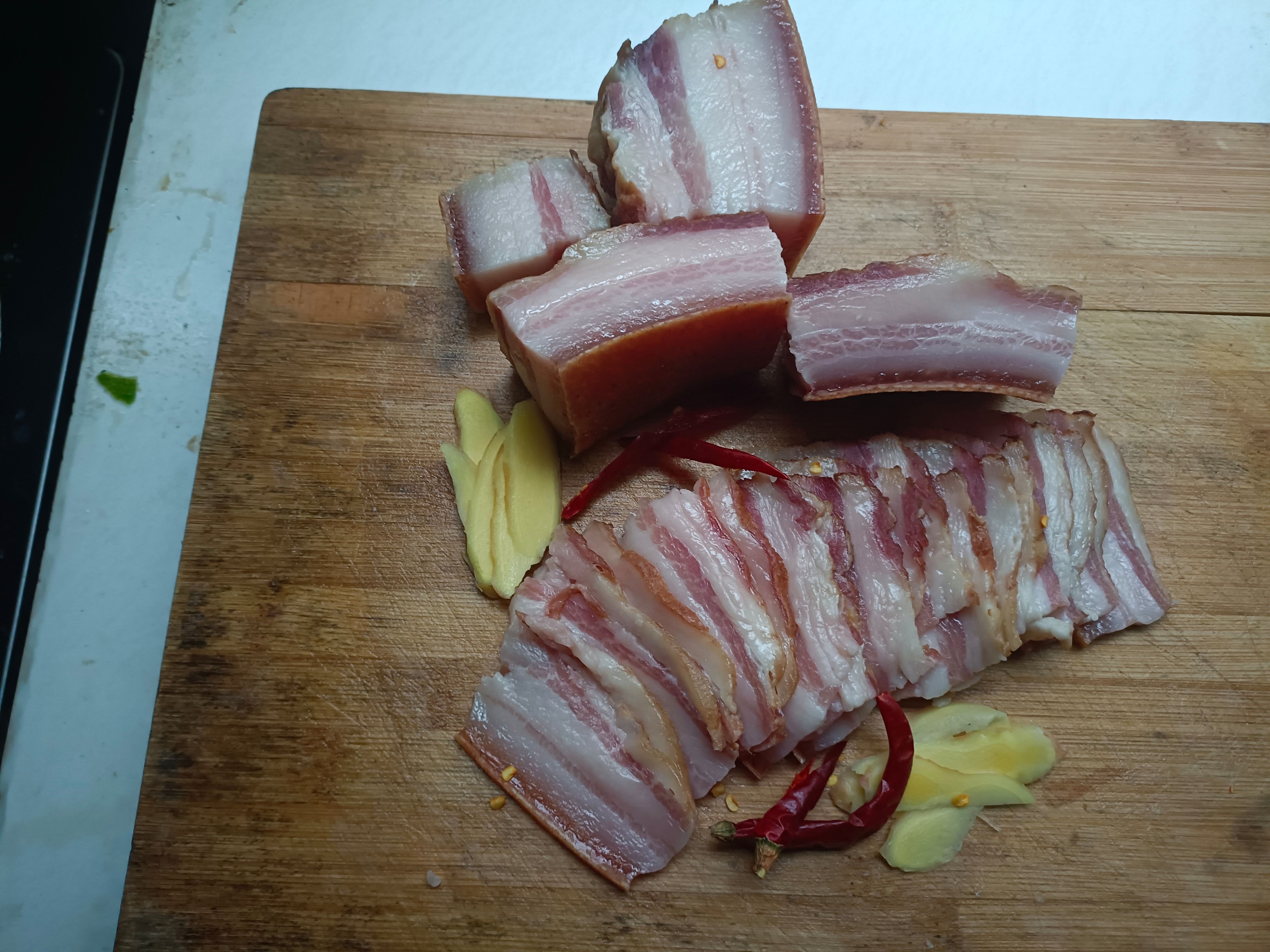 腊猪脚  恩施土家黑猪腊肉