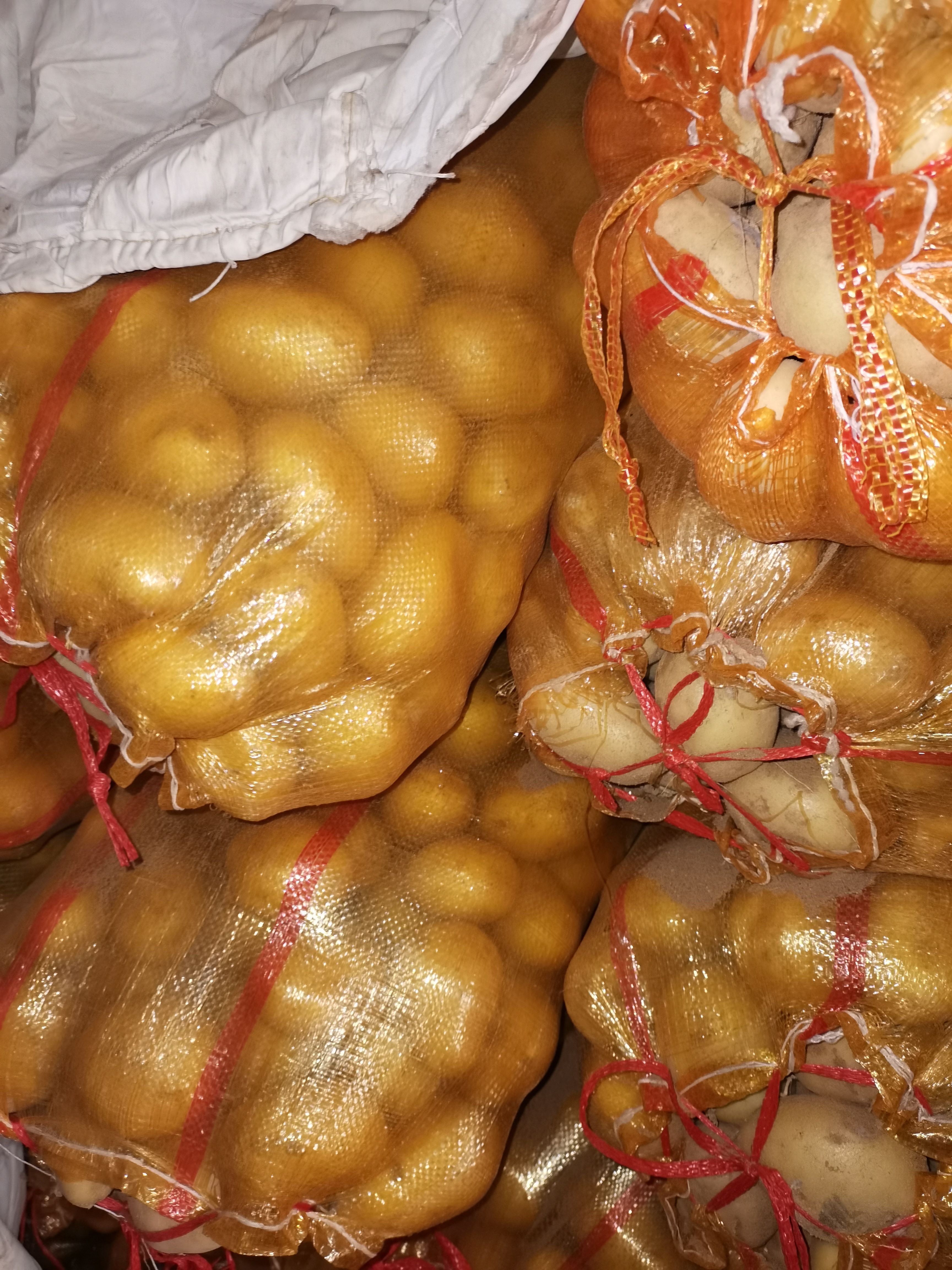 薯塔原料2.5—3.5两黄皮黄心土豆