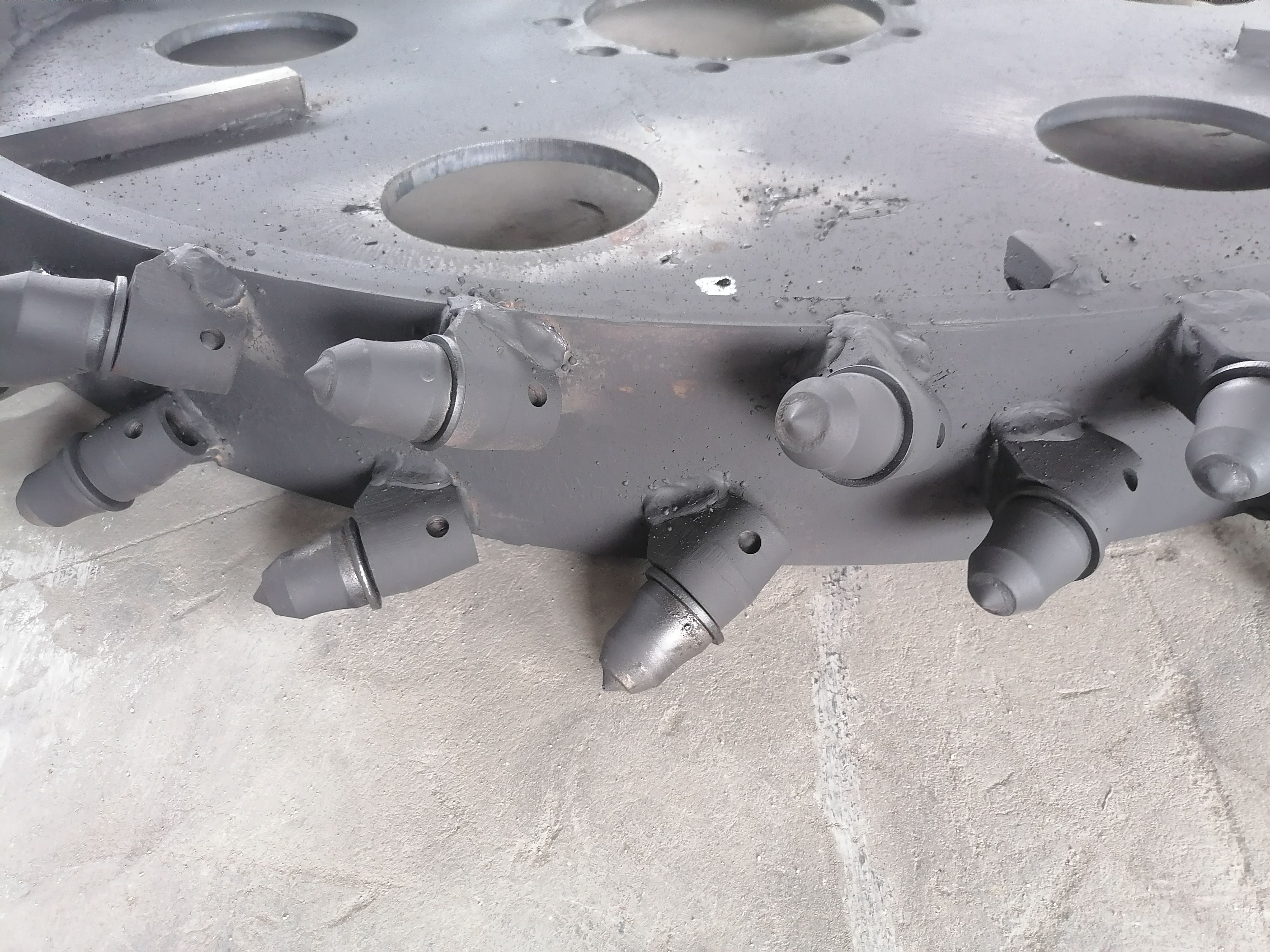  大型圆盘开沟机  商混水泥路面开槽机