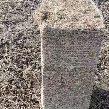 讷河市 冬天喂的玉米秸秆小方包，大量现货。不能过夏。水份大的