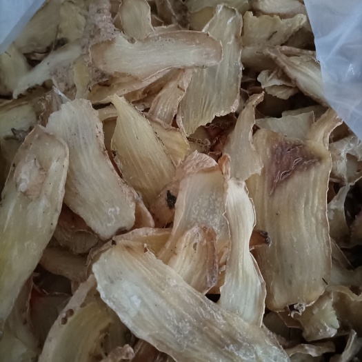 宁强县乌天麻 自家产的椴木香菇，天麻（天麻片）
