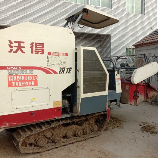 五河县沃得锐龙经典版收割机