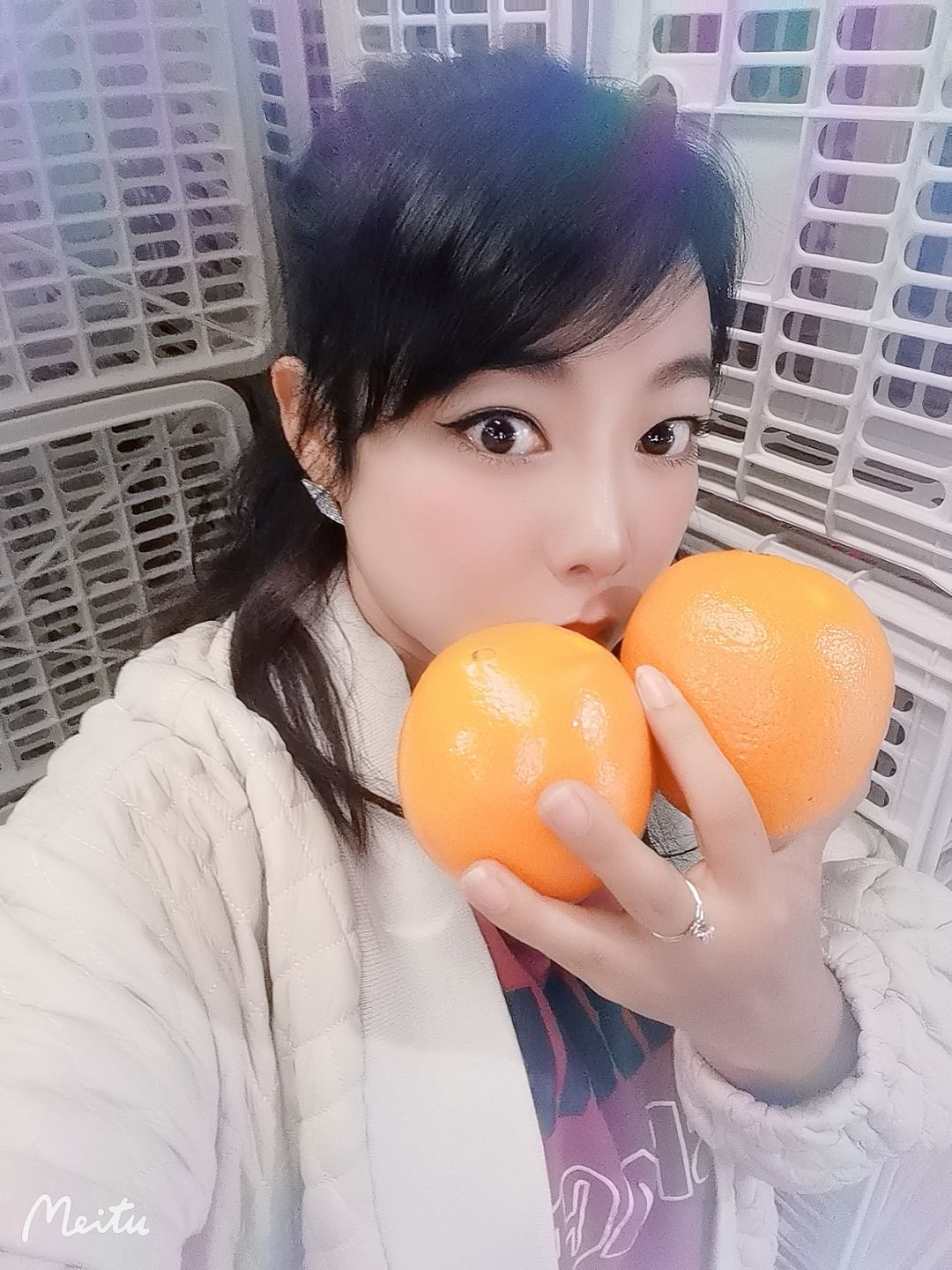 长虹脐橙，个头大，颜色火红，口感甜，皮毛好
