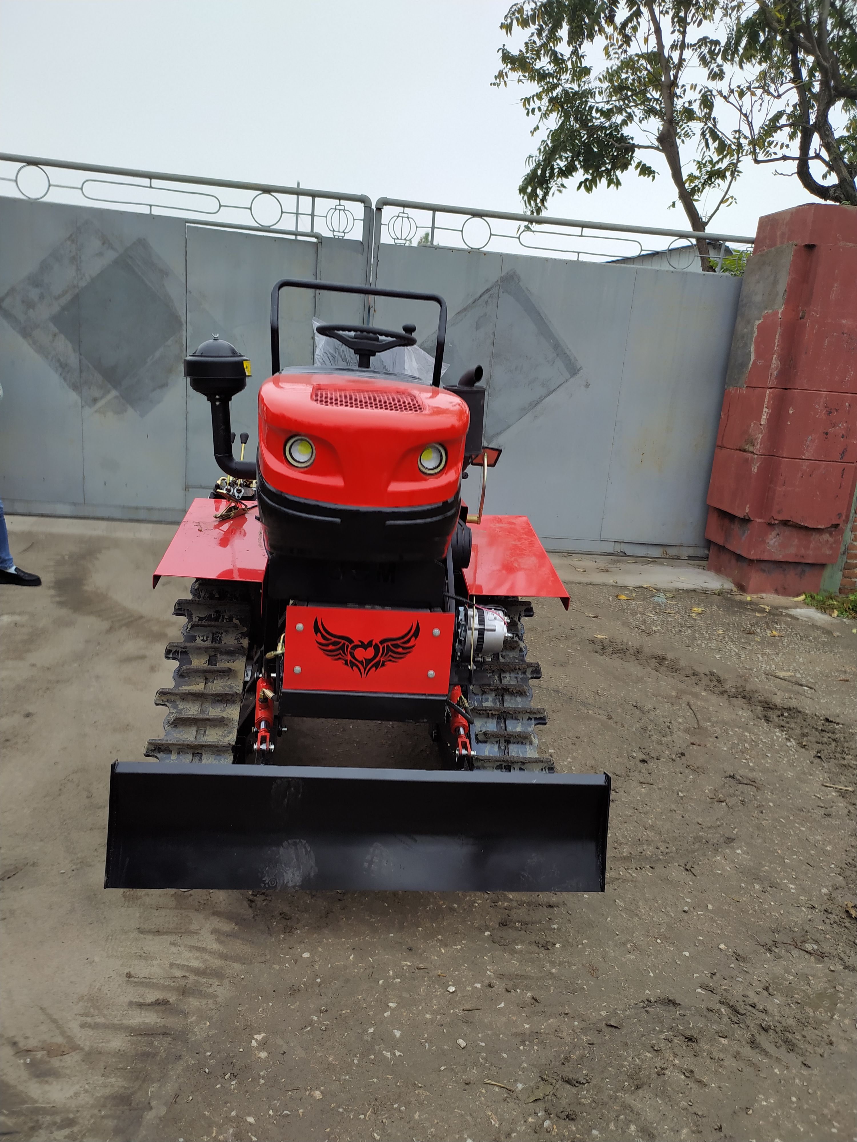 田园管理机  水旱两用履带旋耕机  25马力柴油耕地机旋耕机  山地起垄机