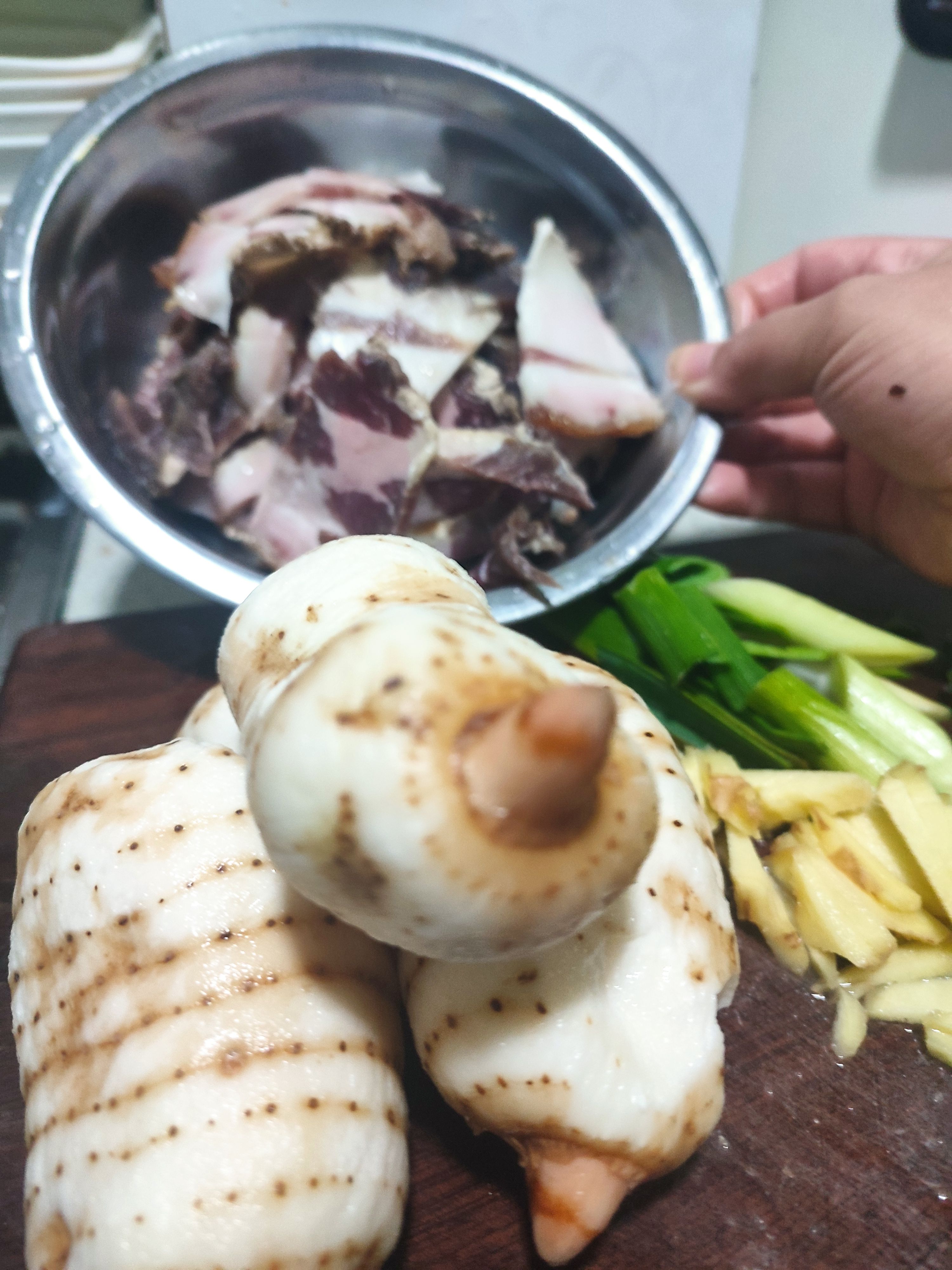 乌天麻  麻农直售云南小草坝鲜天麻炖鸡炖鸽子泡酒泡蜂蜜量大从优各种规格