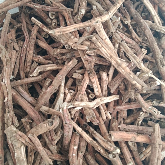 亳州牡丹皮
～丹皮刮丹皮～黑丹皮抽筋率95%以上
