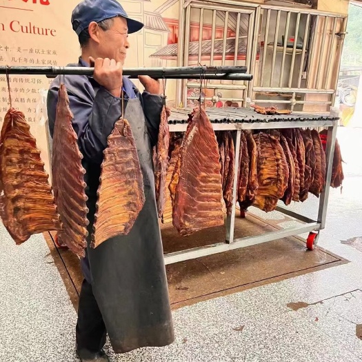 石柱正宗农家柏树叶烟熏老腊肉