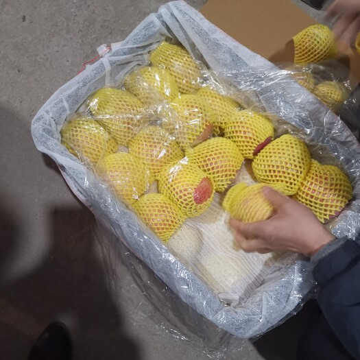 汉川市 高原库存纸加膜红富士苹果，货源充足，颜色漂亮，货漂亮新鲜