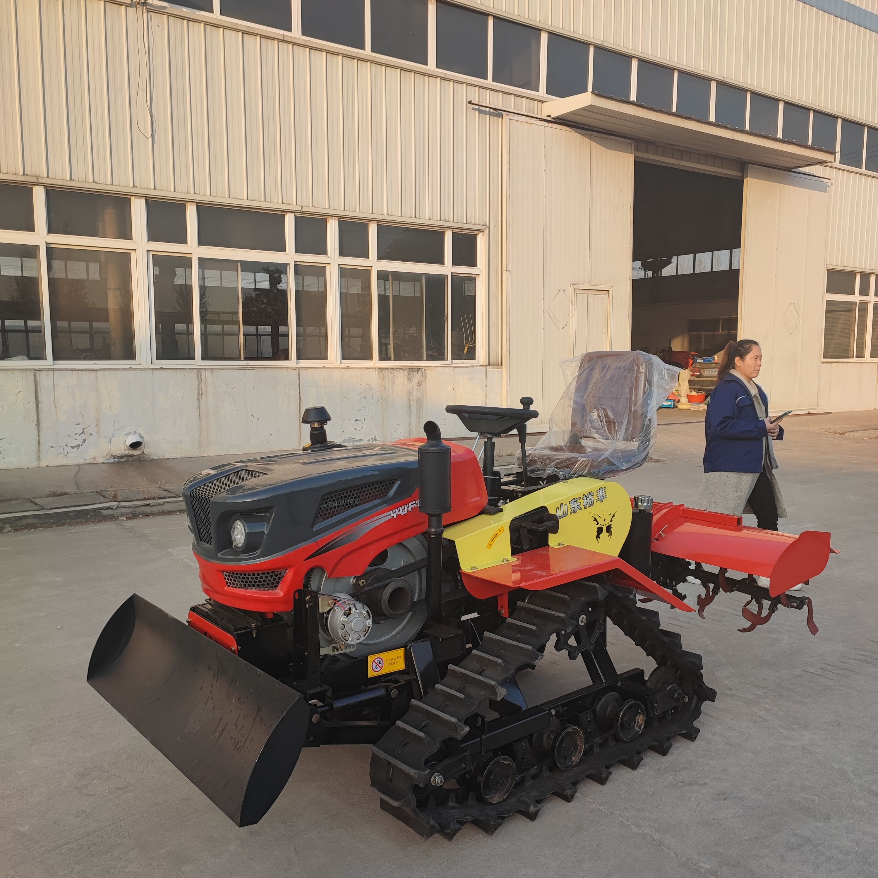 水田打浆机 四川深水田旋耕机 35马力底盘加高履带旋耕机