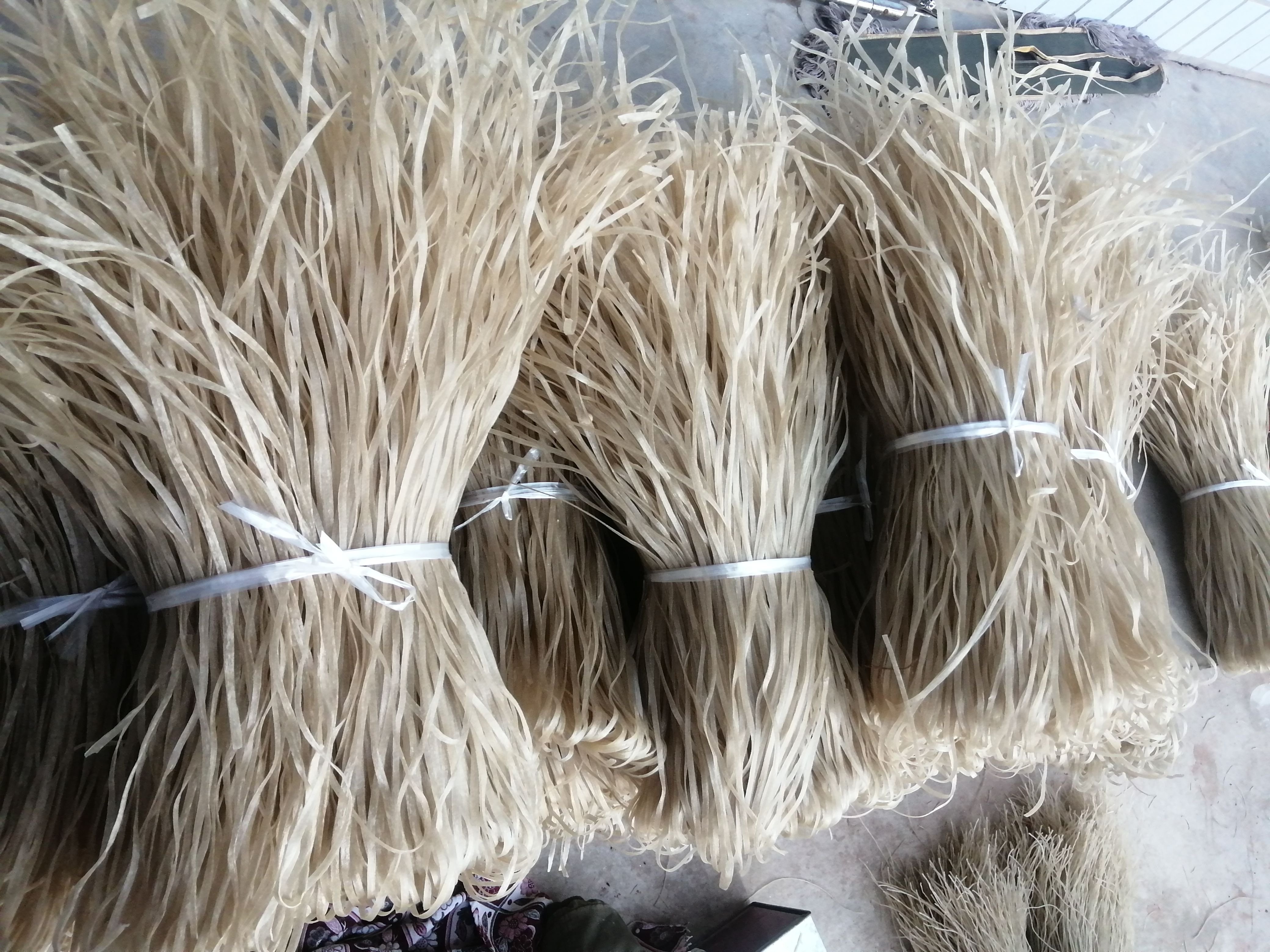 粉丝粉条 纯红薯粉条，保证质量，手工制作。