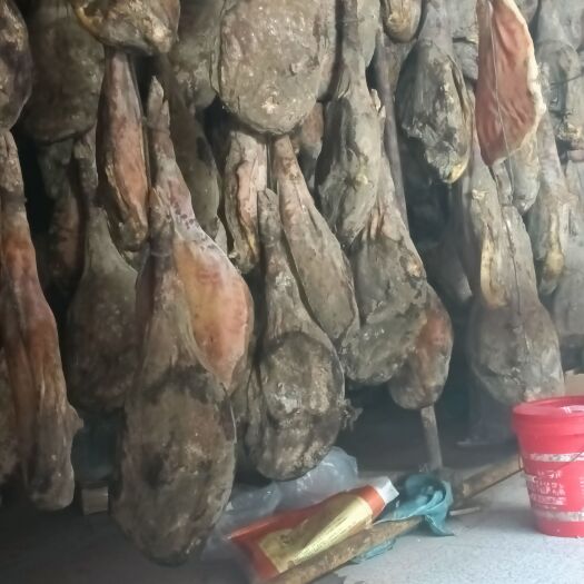 昆明正宗宣威火腿整只大根半成品农家自制腊肉带皮整只腿批发