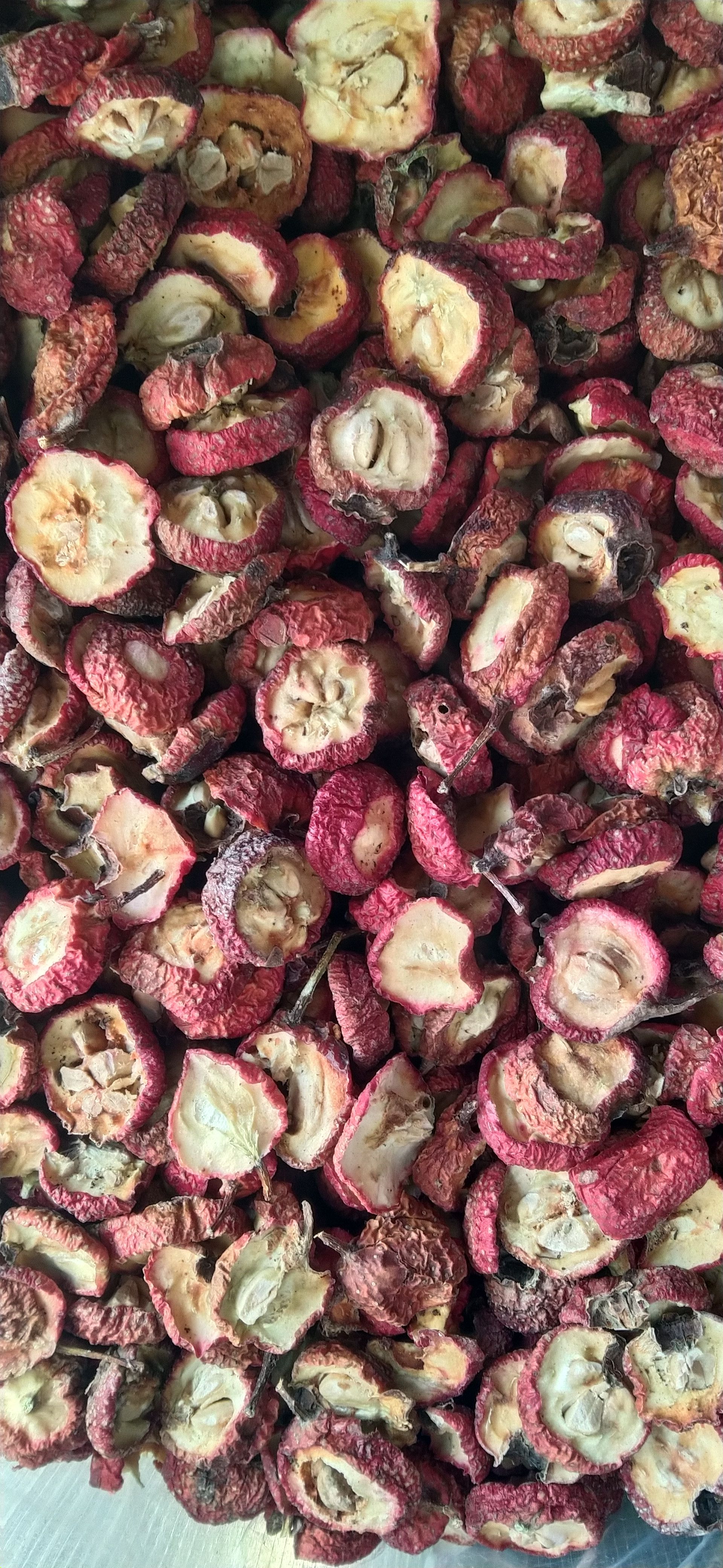 山楂干，常年供应有籽烘干，日晒山楂片。