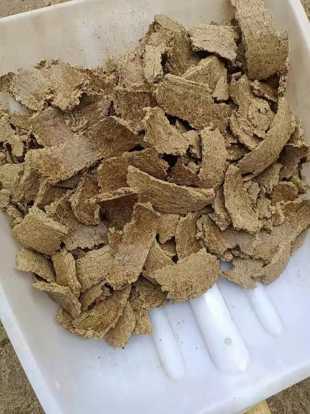  南瓜饼，蛋白8，脂肪5，气味香  牛羊可以直接投喂。