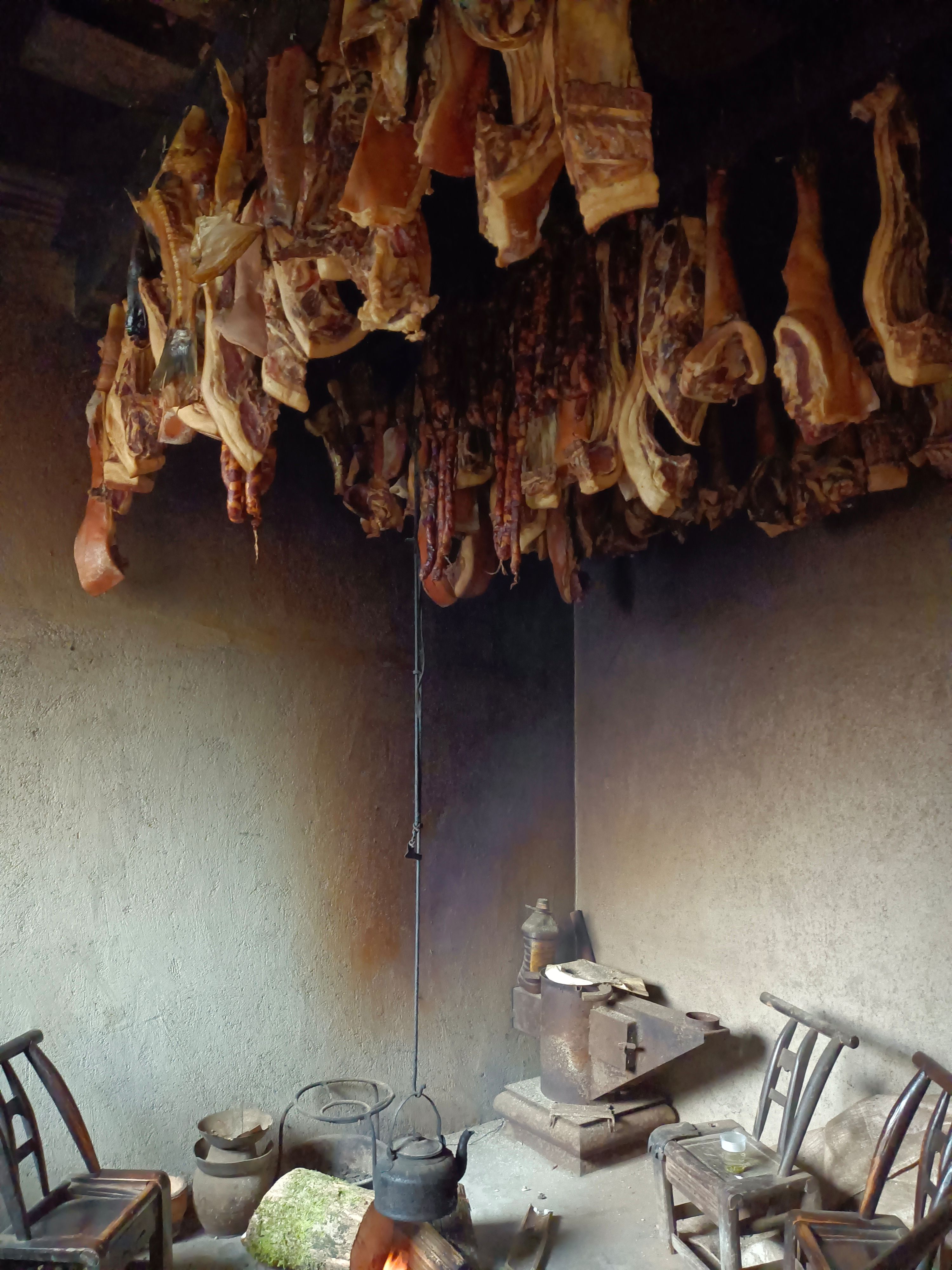 湘腊肉腊肠腊猪蹄 土家族正宗土猪薰肉