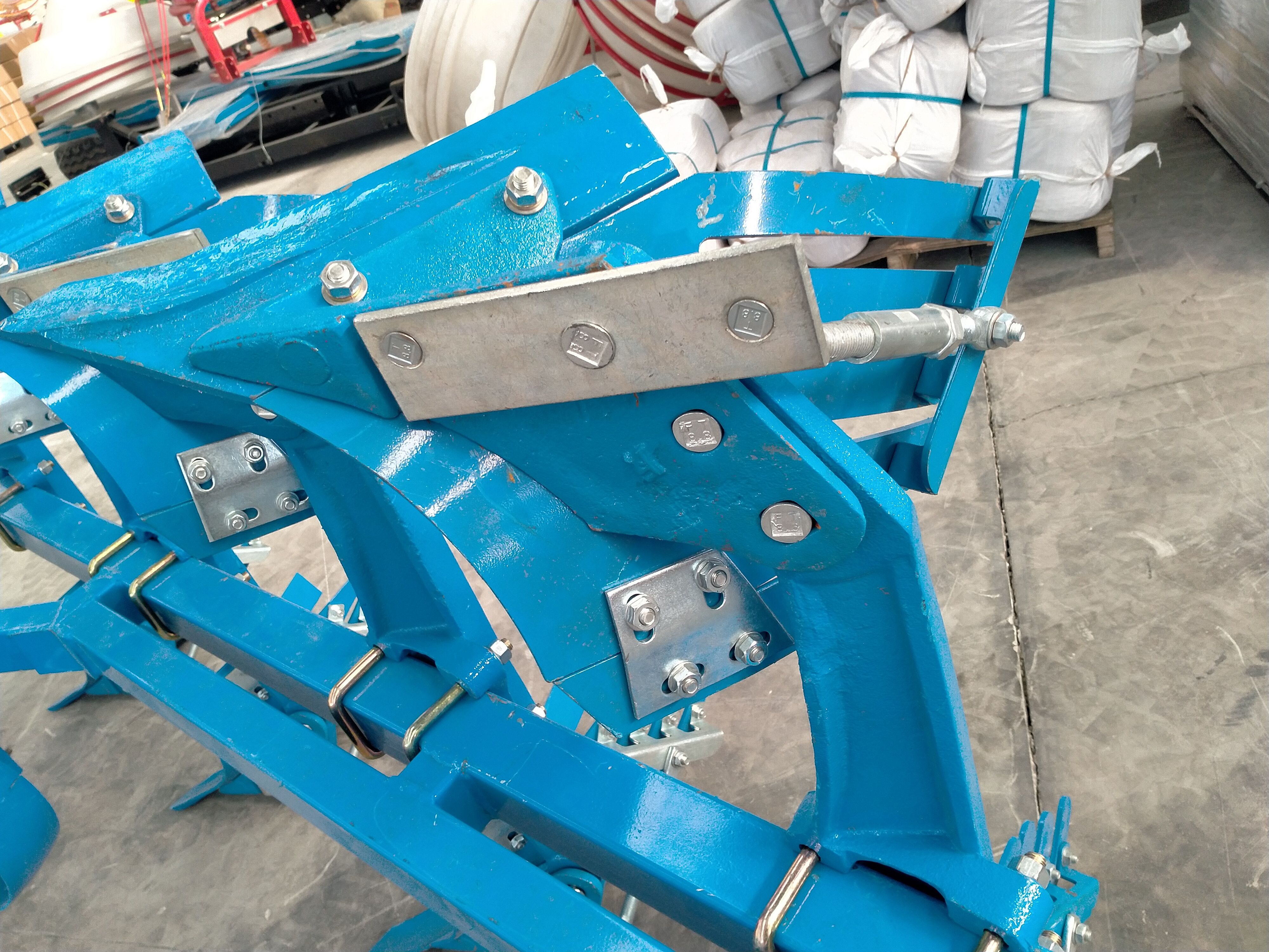 铧式犁 启辰液压翻转犁225 325 425栅条款耕地犁