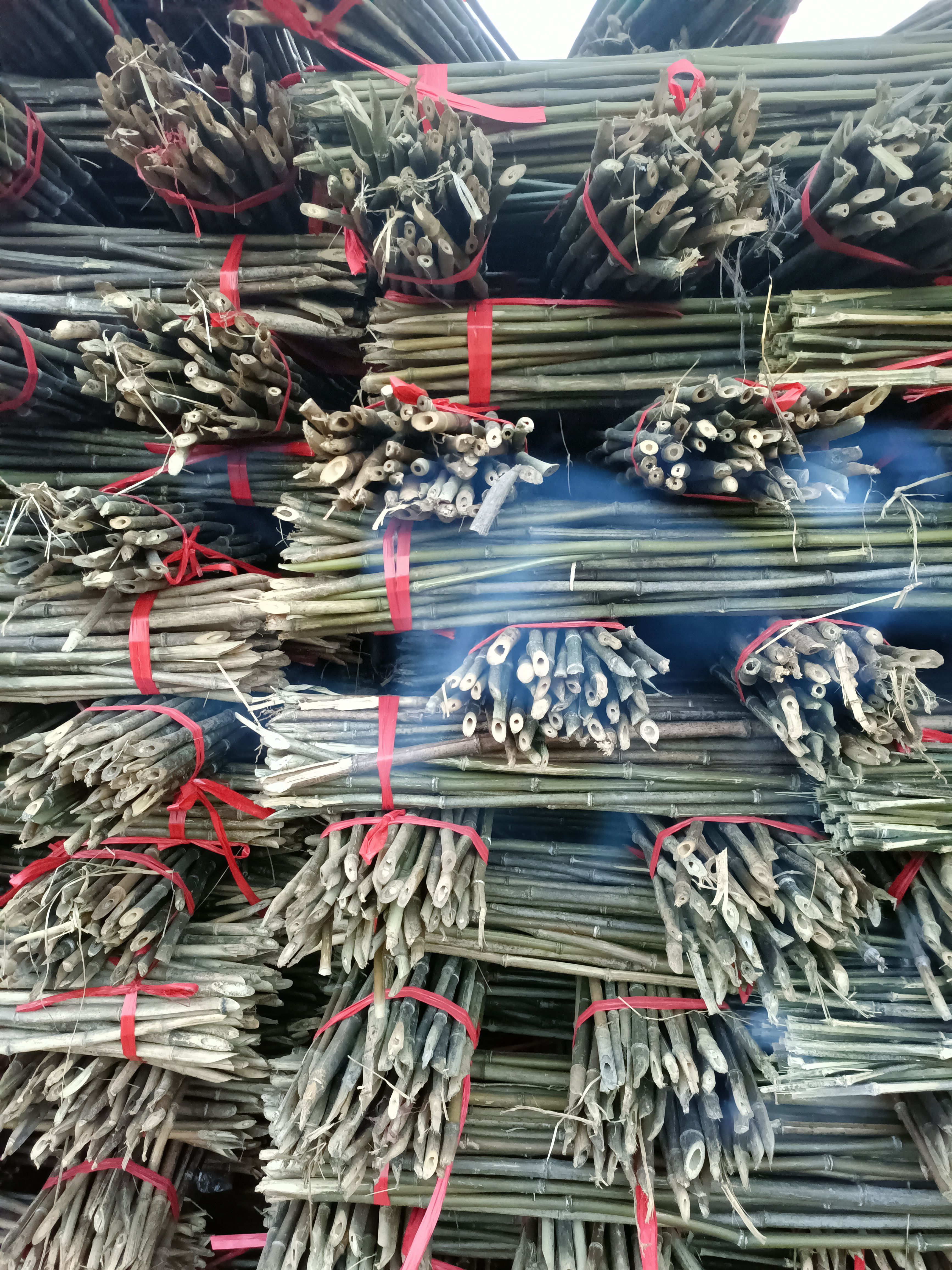 竹竿  菜架竹，2.3米长。