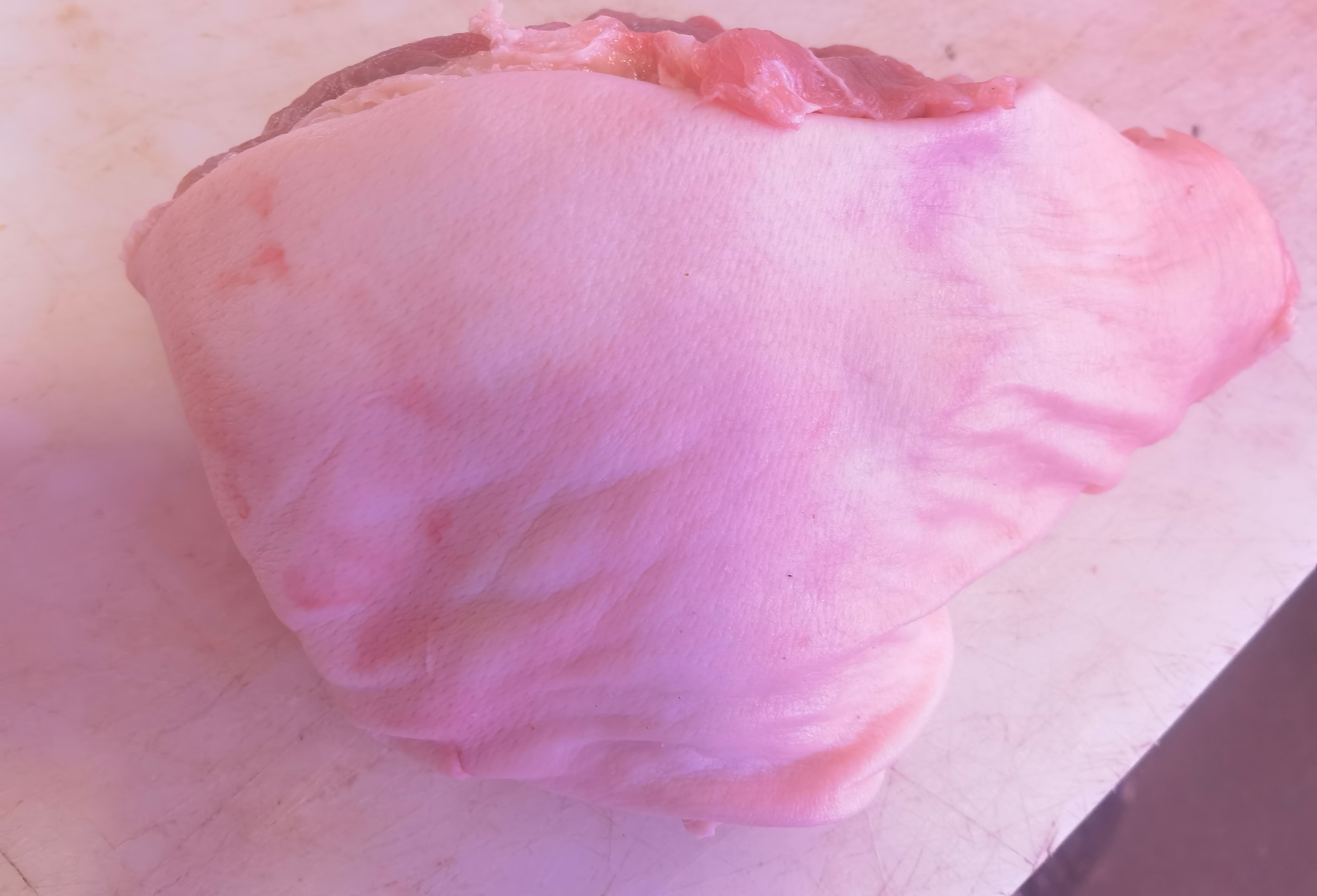 猪肘子  去拐去骨肘肉 20斤一箱 13元/斤 一箱260元