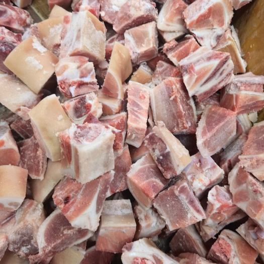 东莞市猪蹄   有肉猪脚粒 干水不加冰手工加工