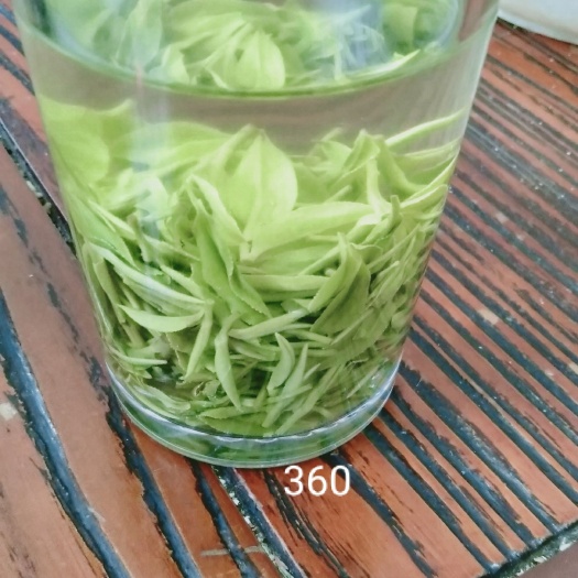 浮梁县云雾茶 产于云雾枞林辶间，兰在飘香，甘甜，回味无穷