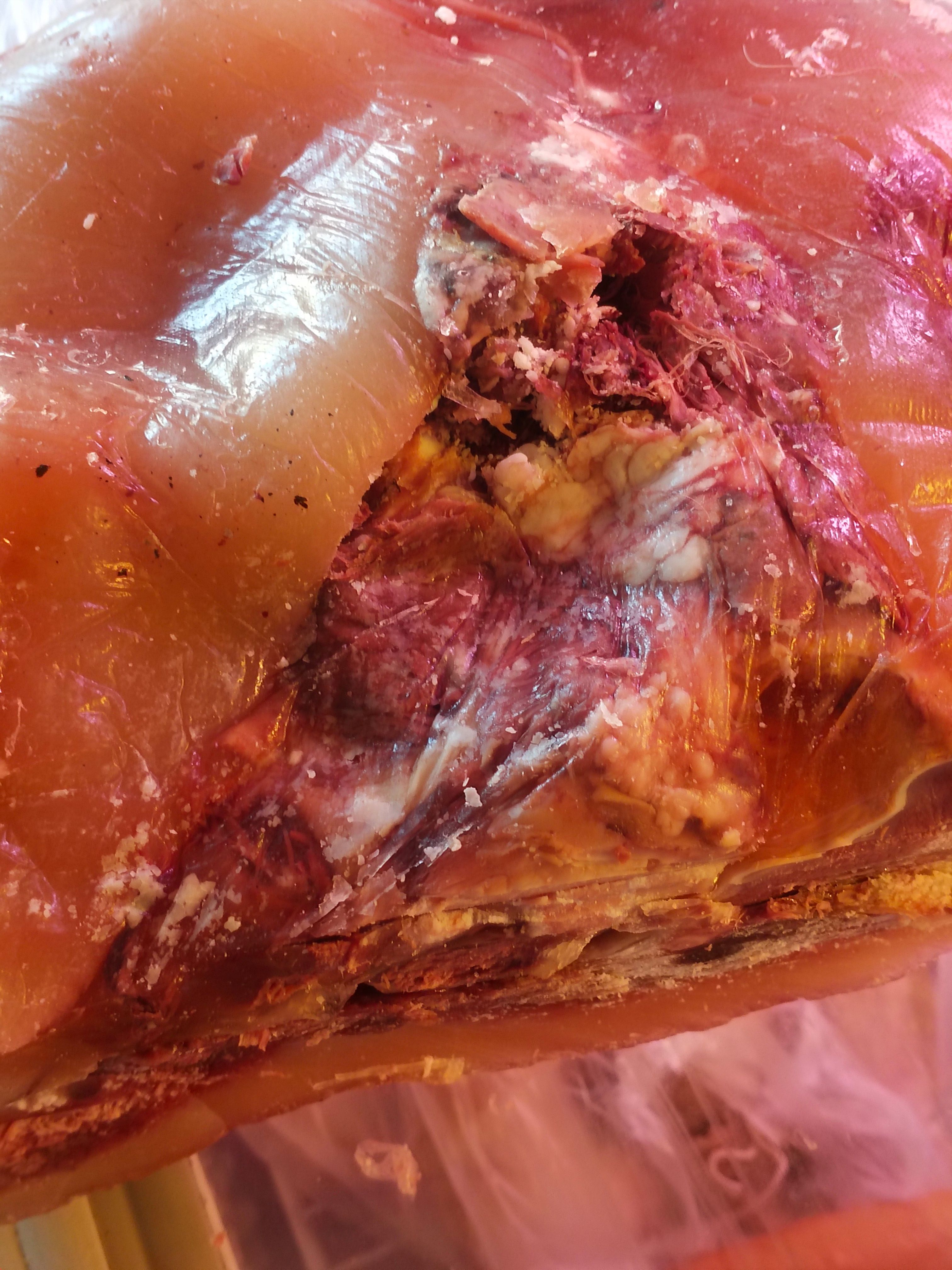 新鲜冷冻正宗清真黄牛熟牛头肉脸带皮商用全熟带皮杂去骨原味批