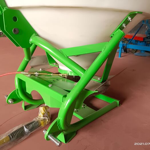 禹城市施肥机粉末肥专用液压搅拌撒肥机