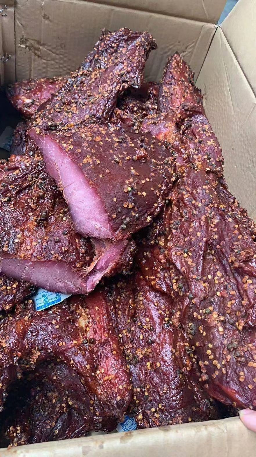 腊牛肉  牛肉类 麻辣大块肉，五香大块肉，厂家直销欢迎咨询