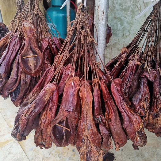 湖南烟熏腊肉 腊猪舌 烟熏猪舌子 酒店农贸餐饮特色食材。