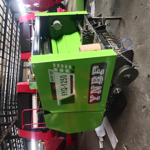 宁津县秸秆圆捆机捡拾麦秆机除尘打包一体机全自动收草机亿农宝丰农机补