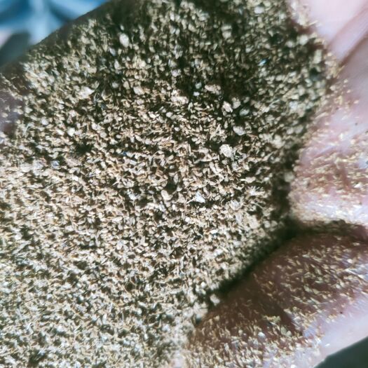 蚌埠喷浆烘干酒糟，喷浆烘干粉碎酒糟，添加料，饲料填充料，膨化饲料