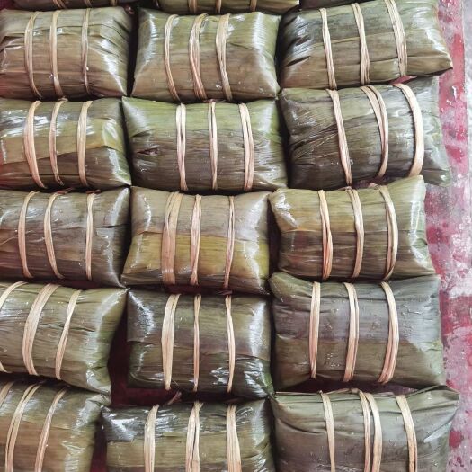 东安县纯手工制作的粽子，好吃的停不下来         腊肉蛋黄粽