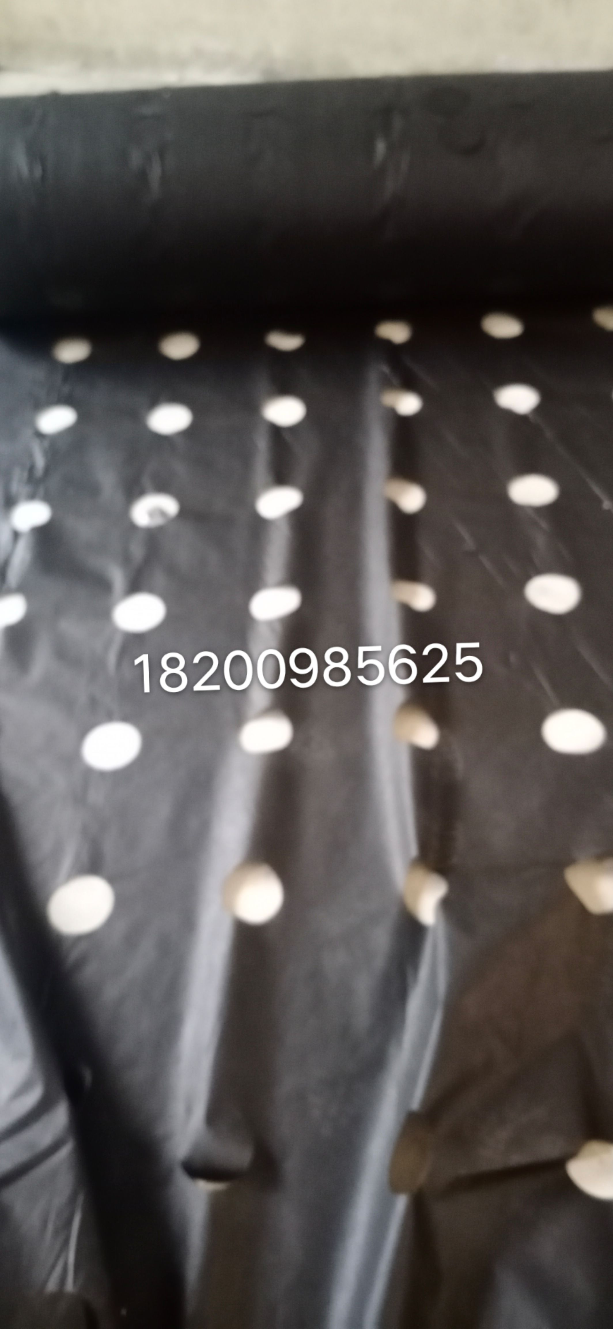 无纺布防草地布，药材种植带孔地布打孔防草地布