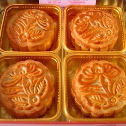 长沙巧克力莲蓉蛋黄月饼