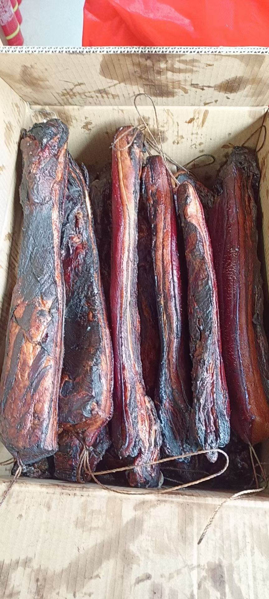 江湖地摊展销会货源，四川土猪腊肉烟薰腊肉批发