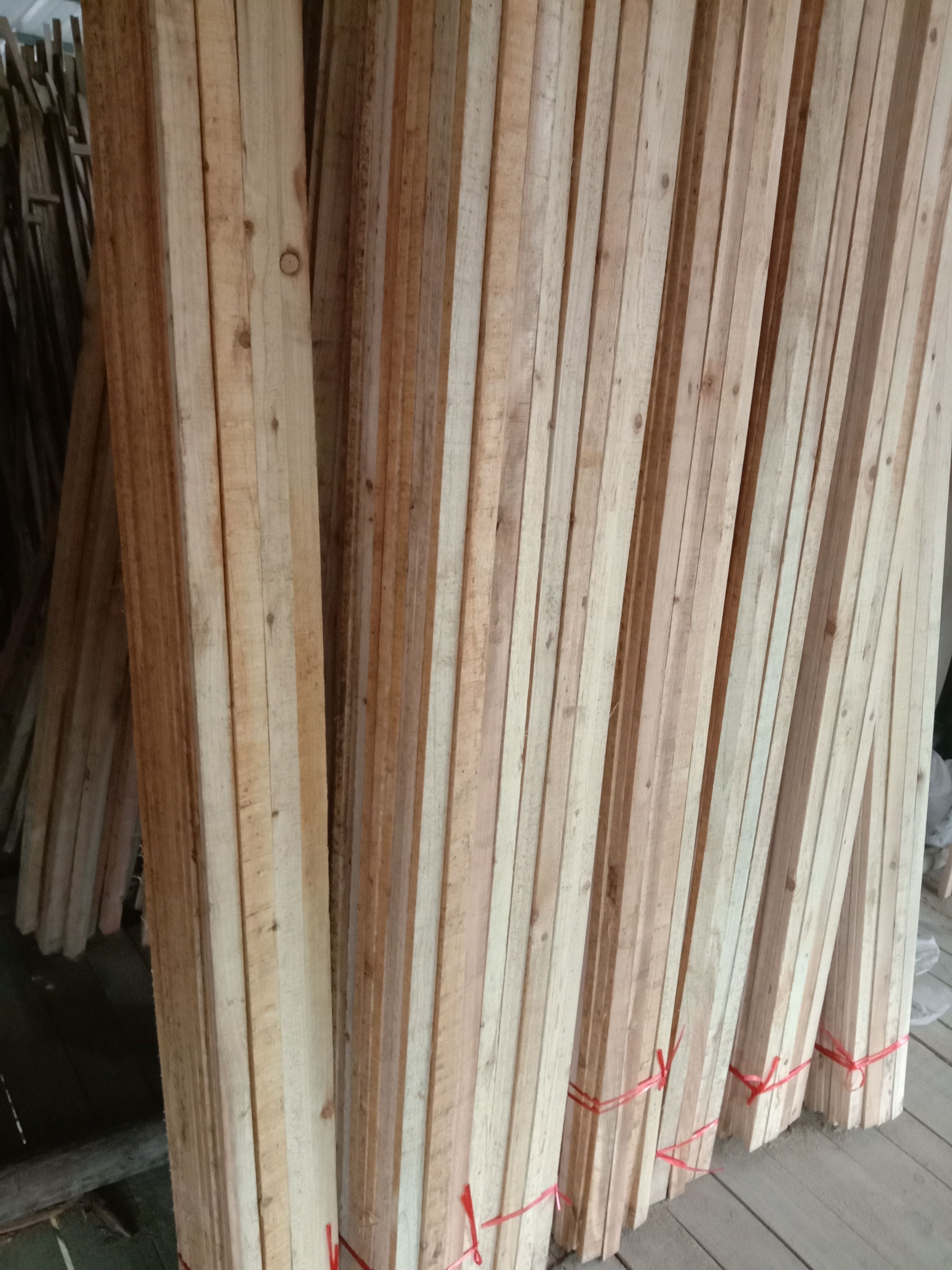 桂林2米长*2*3刨光木方龙骨吊顶装修木条物流打包木条杉木实木