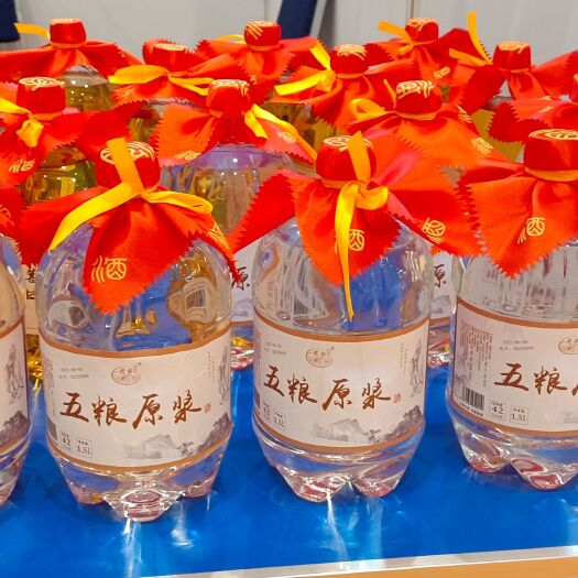 济南白酒 42度 1.5升桶装酒