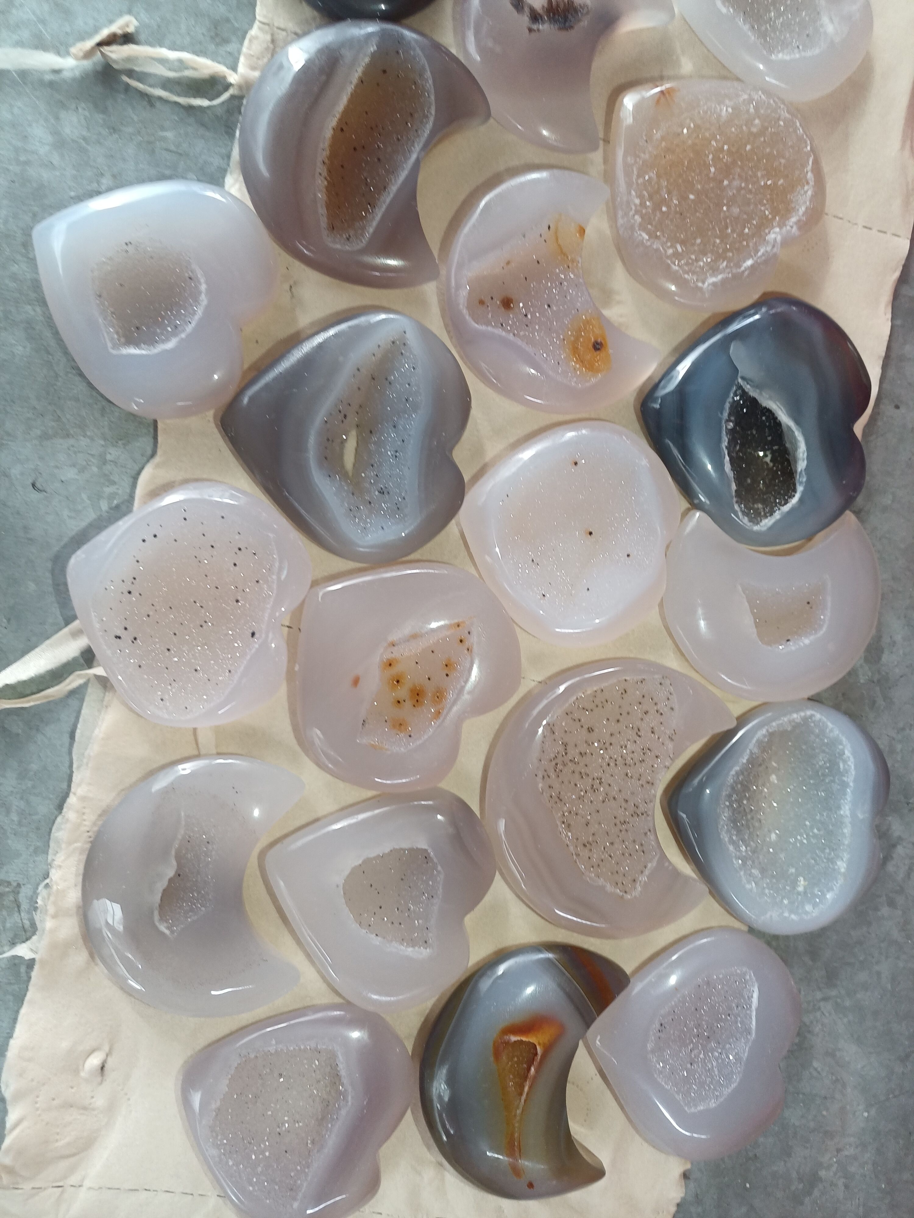 玛瑙石，晶洞心形月亮五角星