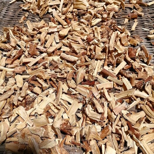 玉林晒干的五指毛桃切片根块