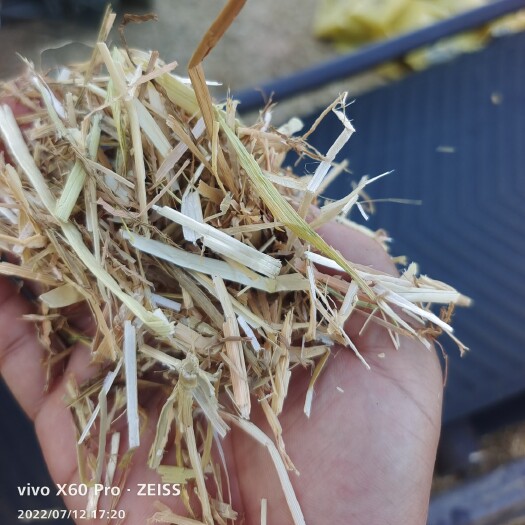 正阳县小麦秸秆二次粉碎，适合喂牛，干净利索，成本低，