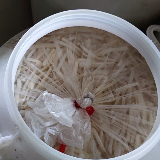 酸笋。广西的酸笋口味别具一格。