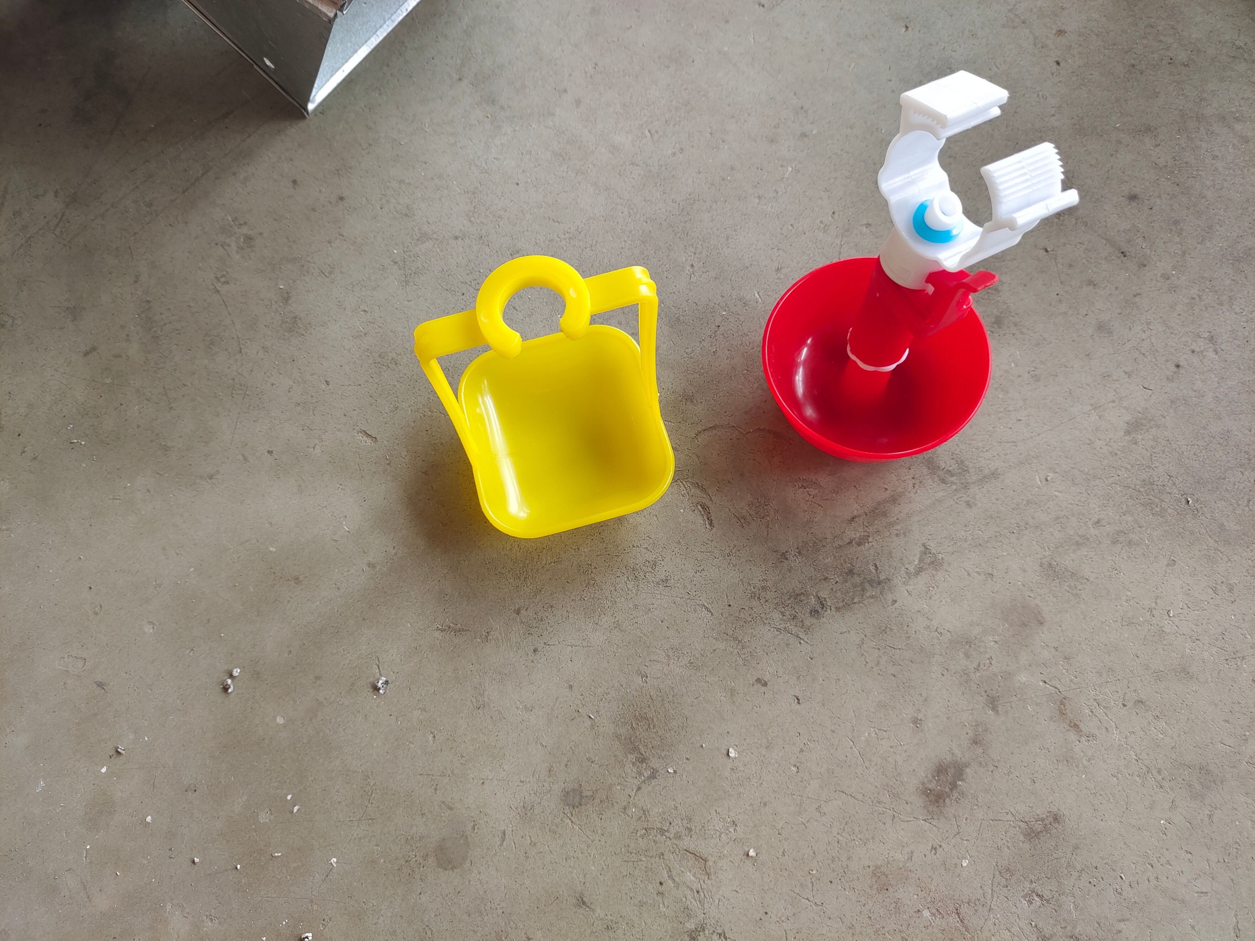 鸡用饮水器吊杯 6分管 鸡用接水杯 鸡吊杯 鸡饮水器吊杯