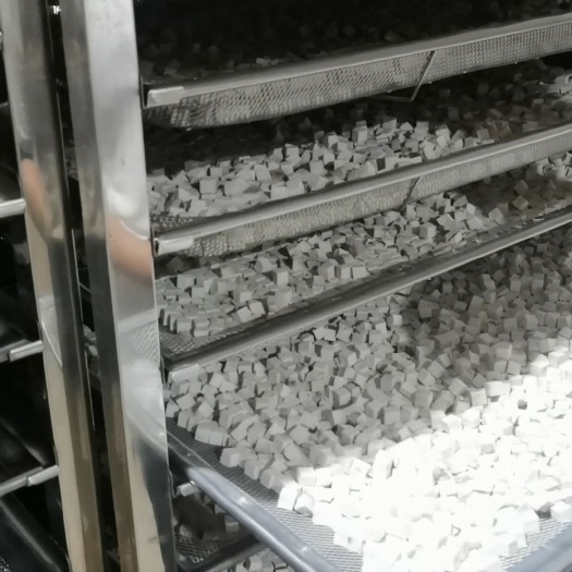 靖州县中国茯苓之乡，厂家直销，优质茯苓，欢迎致电，茯神正心丁边丁