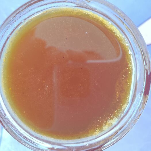 康县龙南康县深山老林百花蜜每年如秋后取蜜，口感好可吃可对开水饮用