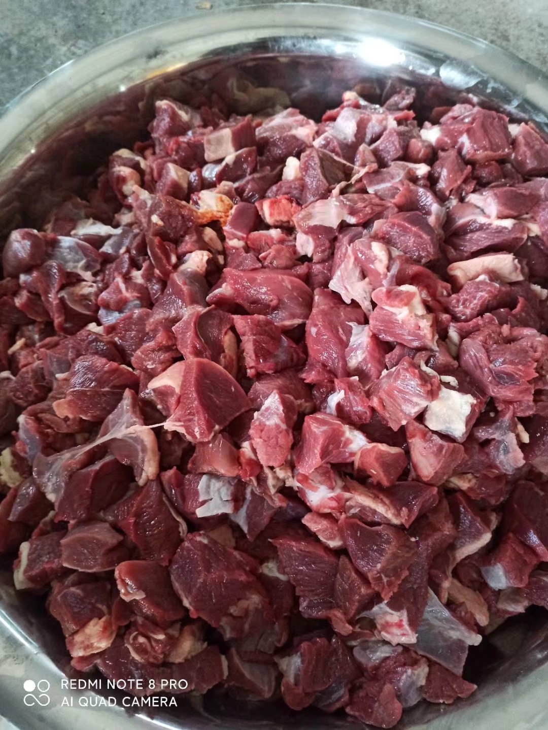 农户自养生猪腌制柴火烟熏腊肉