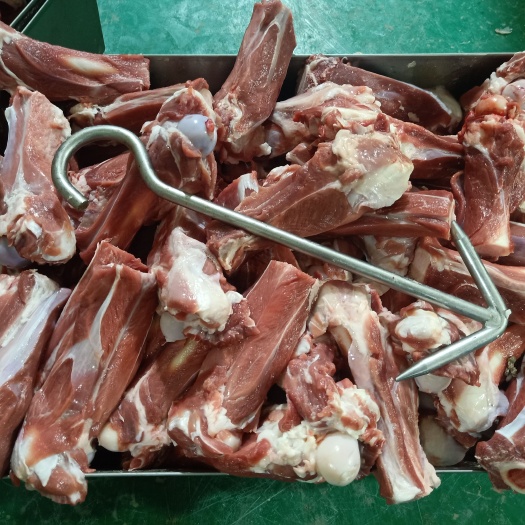 巴彦淖尔羊棒骨，内蒙草地羊棒骨，多肉、吸骨髓，