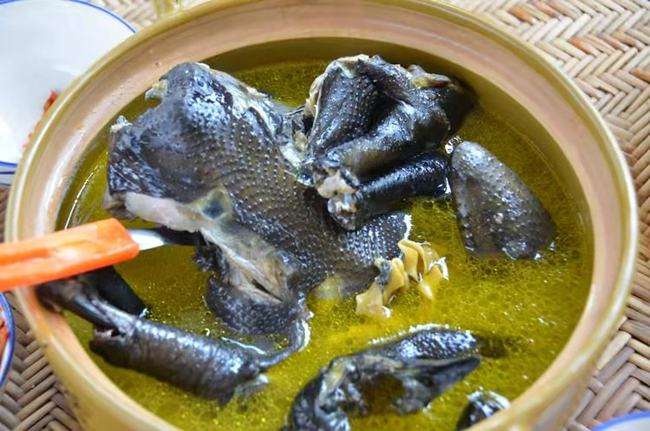 昌宁县全散养黑肉土鸡