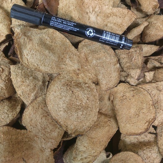 广州新会陈皮，核心产区收藏价值高，香醇浓厚，自然生晒